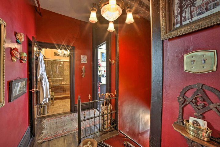 Vintage Apartment in Historic Downtown La Porte