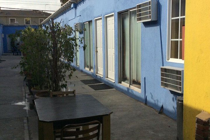 Hotel Exterior 43 of 48