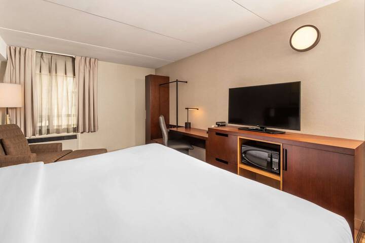 Room 17 of 35