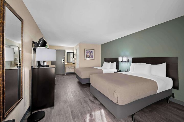 Room 18 of 32