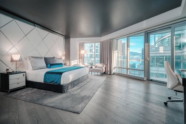 Paradox Vancouver
