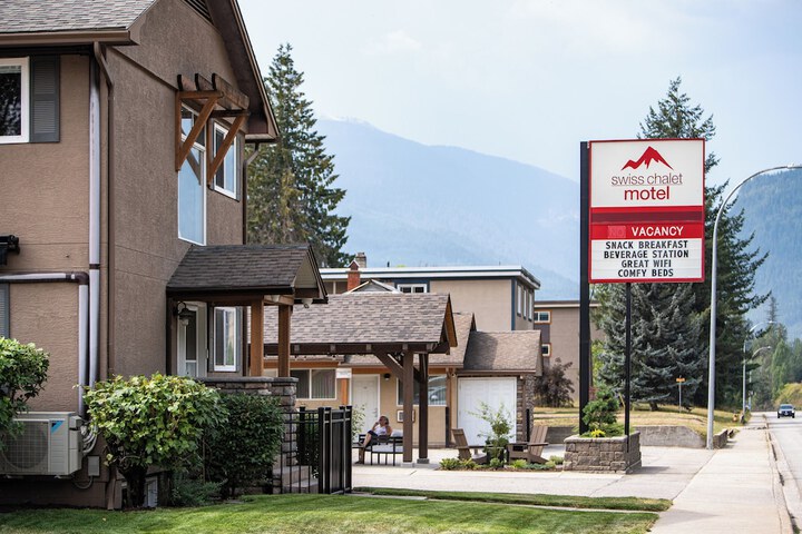 Swiss Chalet Motel