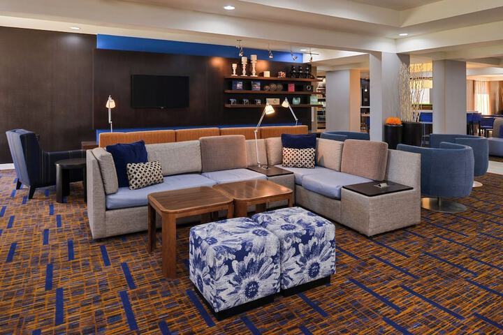 Country Inn & Suites by Radisson Brown Deer - Milwaukee North