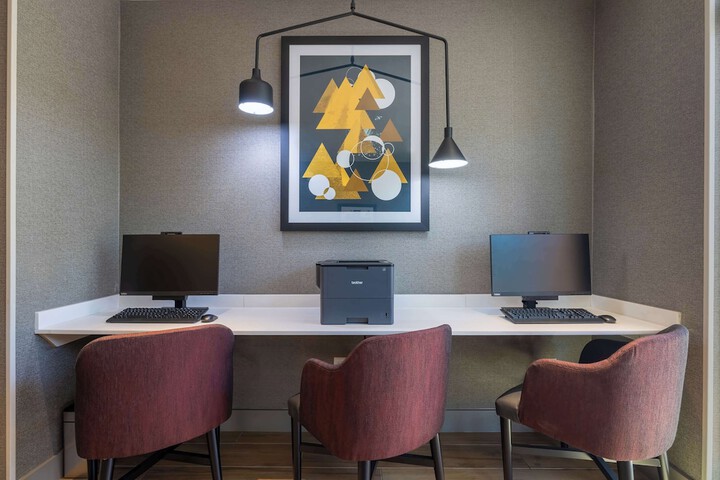 Business Center 68 of 68