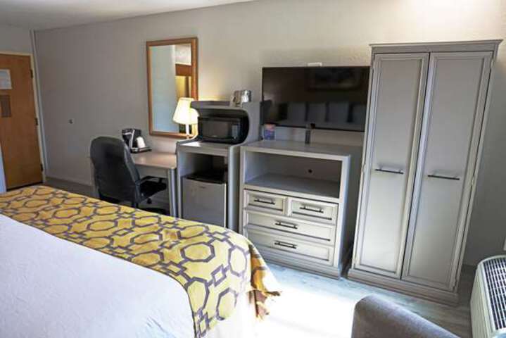 Room 30 of 124