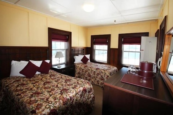 Room 16 of 31
