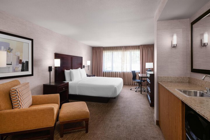 Eastgate Hotel BW Signature Collection