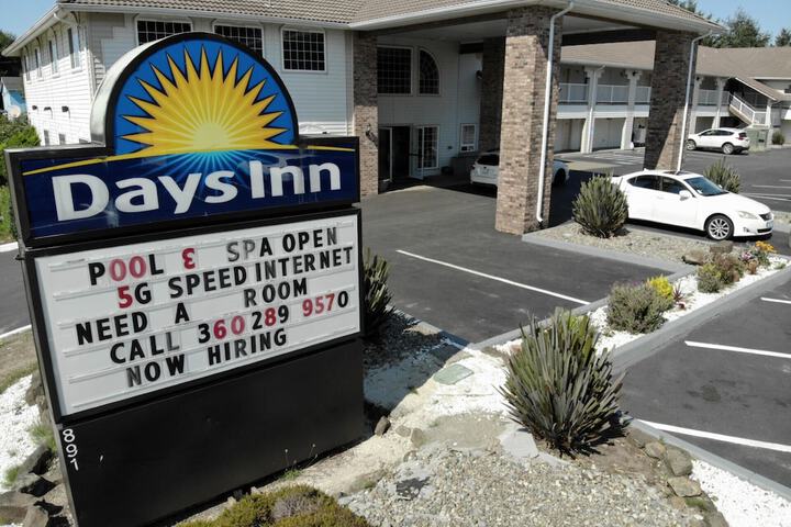 Days Inn by Wyndham Ocean Shores