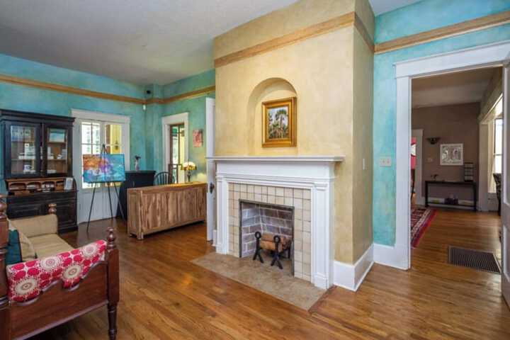 Oakland Manor House