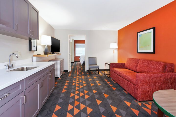 Holiday Inn & Suites Toledo Southwest - Perrysburg by IHG