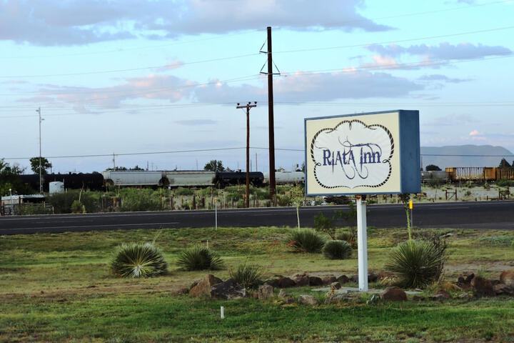 Riata Inn