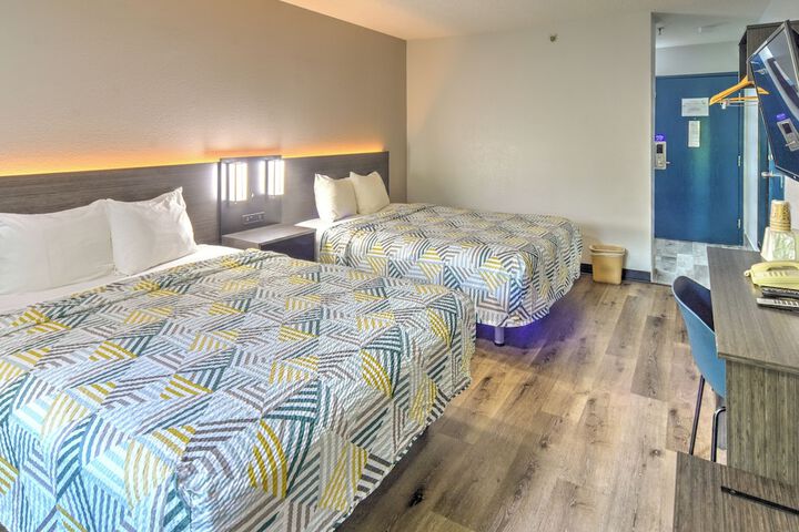 Motel 6 Libertyville IL