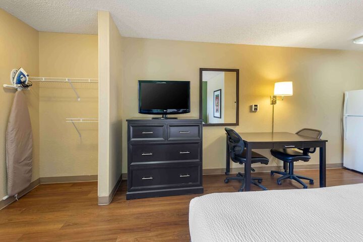 Room 19 of 28