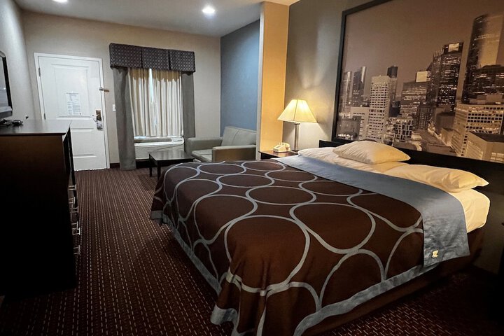 Super 8 by Wyndham Center