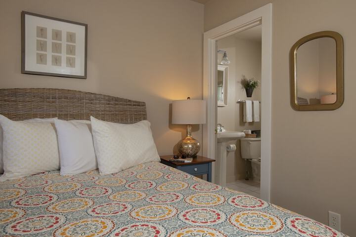 Room 22 of 142