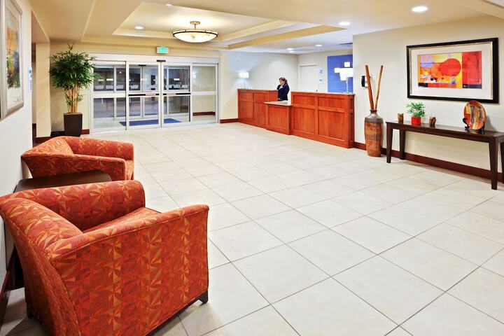 Hotel 6 of 43