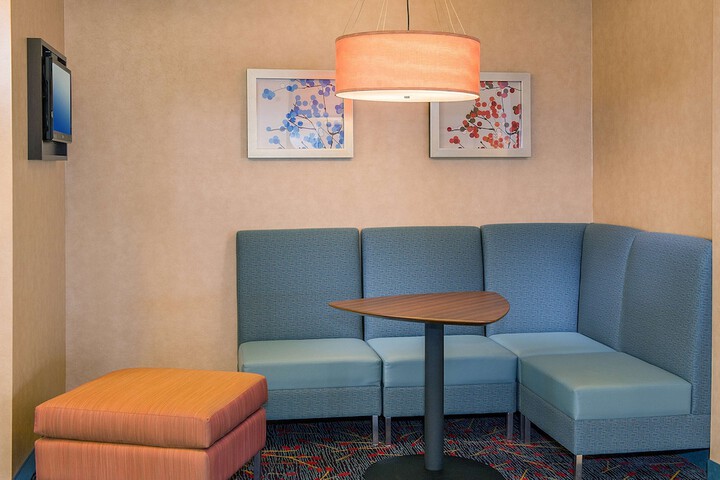 Business Center 26 of 28
