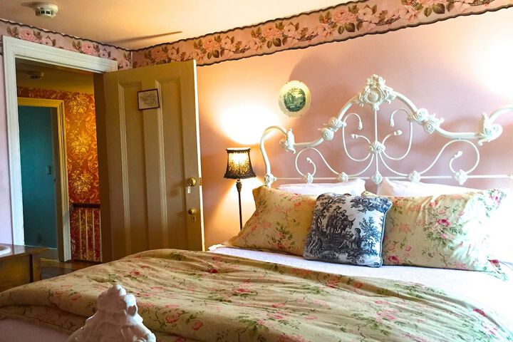 Room 6 of 39