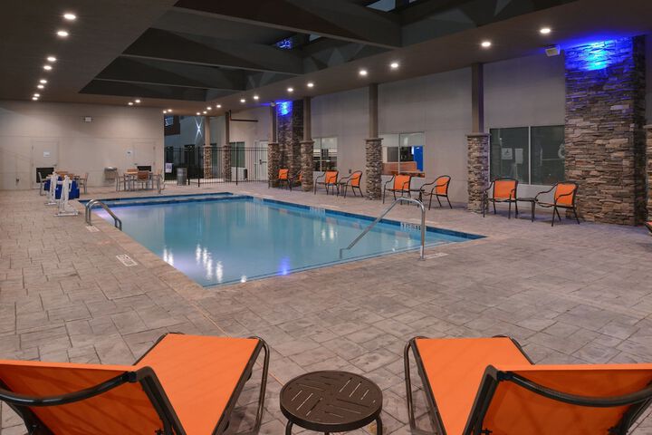 Pool 10 of 51