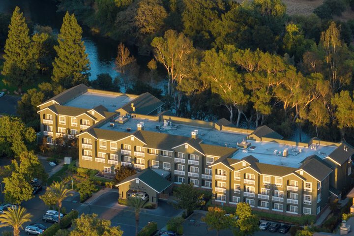 River Terrace Inn