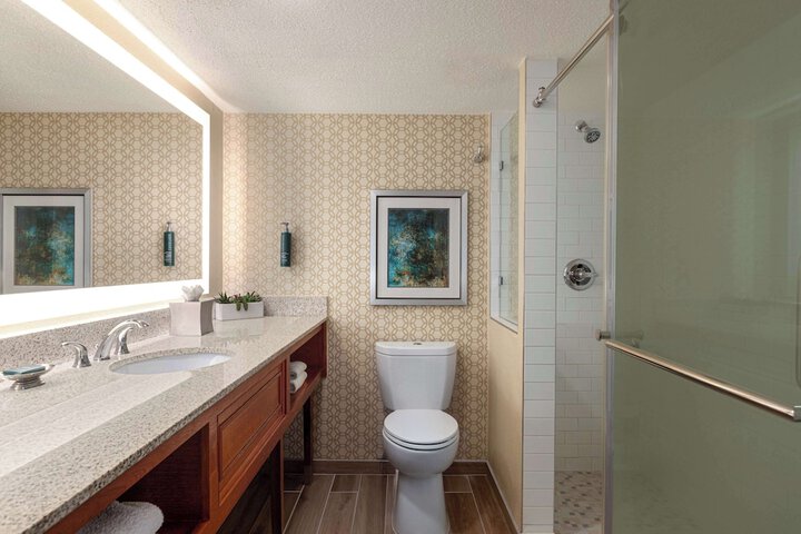 Doubletree by Hilton Fort Myers at Bell Tower Shops