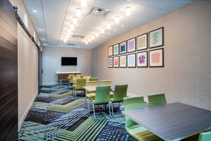 Holiday Inn Express & Suites Atlanta Airport NE - Hapeville by IHG