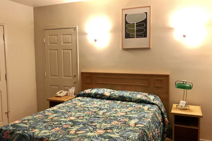 Room 17 of 24