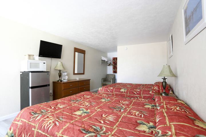 Room 13 of 38