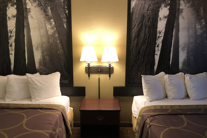 Room 27 of 33