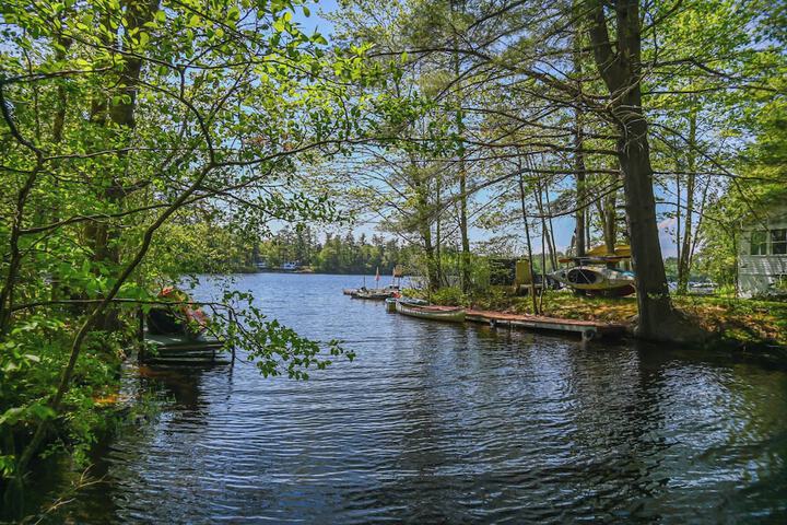 Cottage by the Pond The Perfect Cozy Escape!