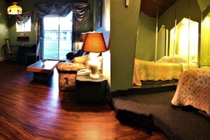Room 43 of 82