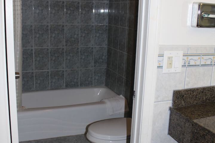 Room 16 of 39