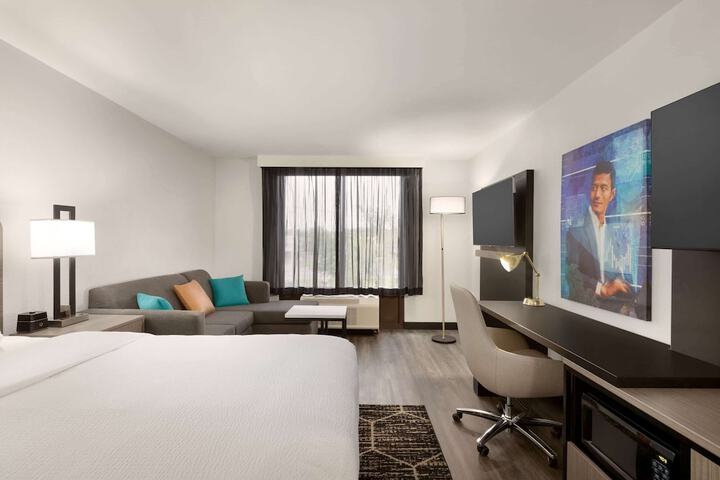 Room 48 of 70