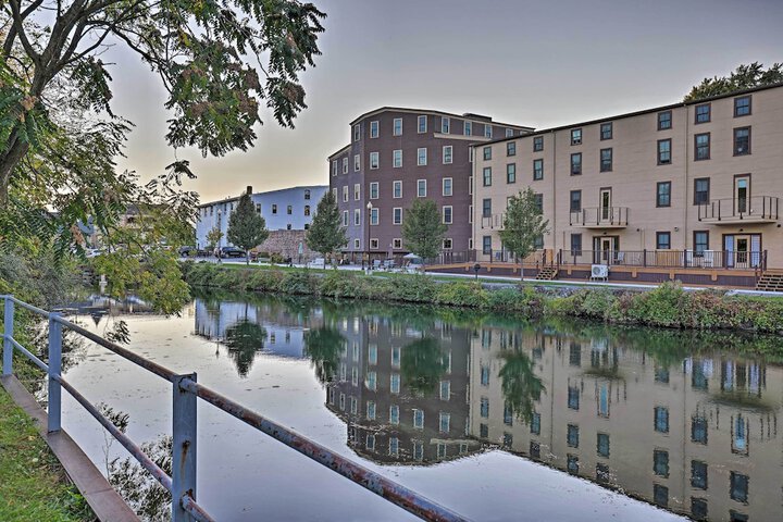 Newly Renovated Penn Yan Apartment 1 Mi to Lake!