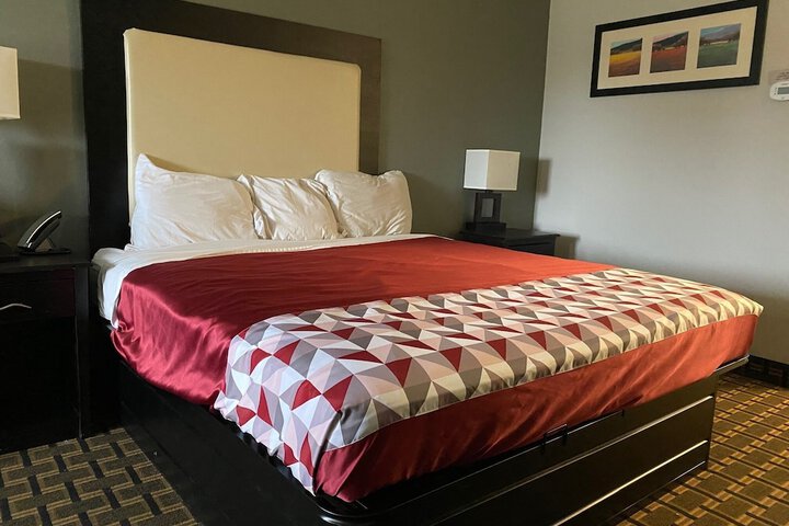 Room 12 of 18