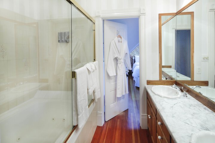 Room 26 of 53