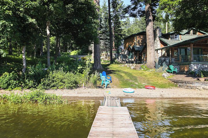 Rathdrum Home w / Hot Tub: Steps to Beach Access!