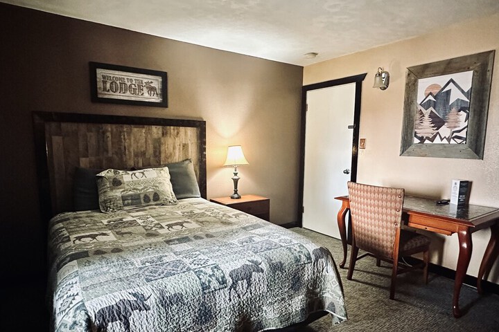 Moosehead Lodge & Cabins