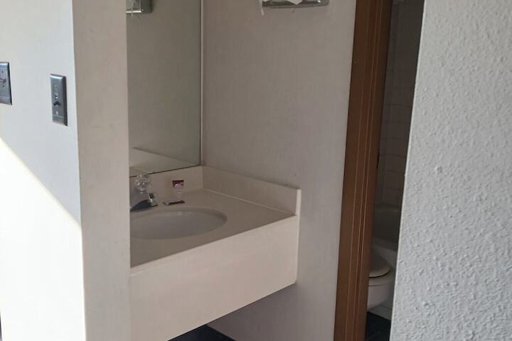 Room 18 of 26