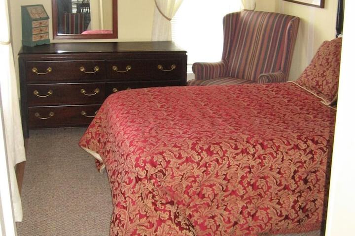 Room 24 of 39