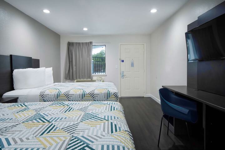 Room 22 of 28