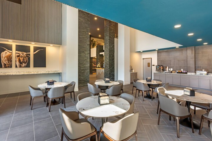 The Valor an Ascend Collection Hotel