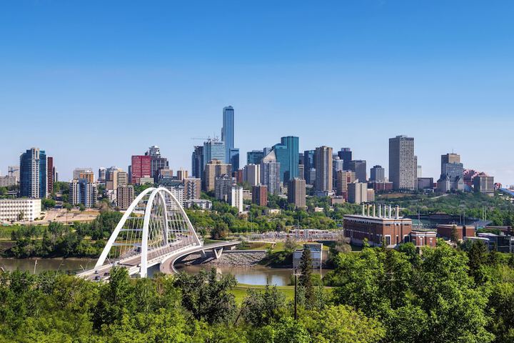 Delta Hotels by Marriott Edmonton Centre Suites