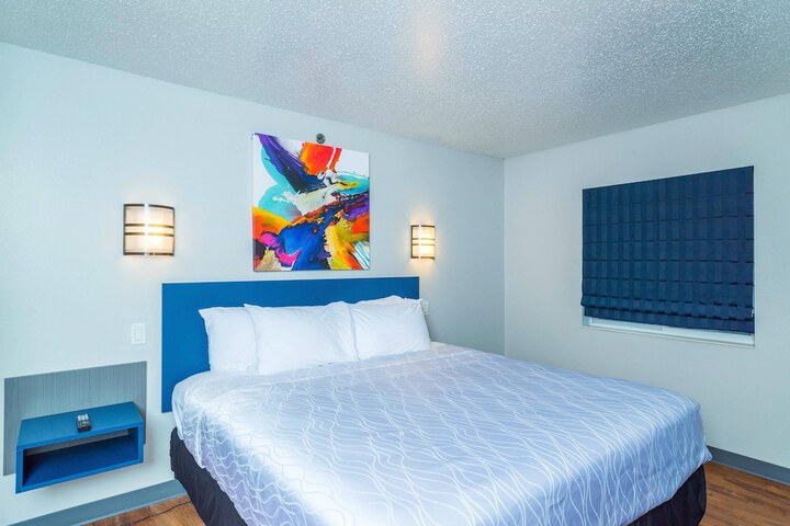 Studio Z an Ascend Collection Hotel