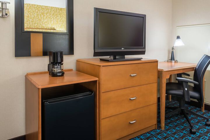 Room 25 of 32