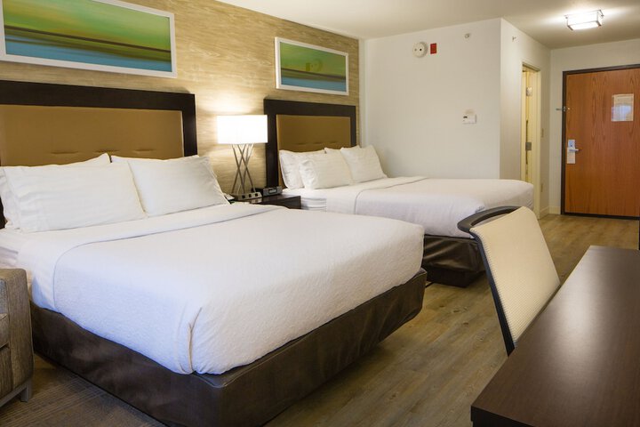 Holiday Inn Bloomington-Airport by IHG