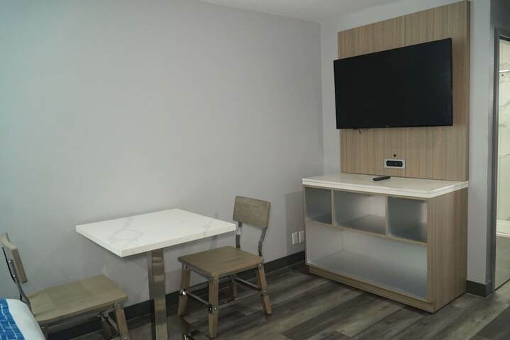 Room 53 of 73