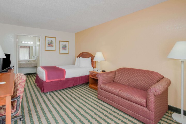 Room 22 of 40