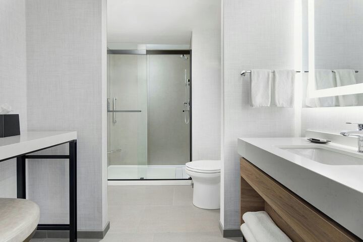 Sheraton Westport Chalet Hotel St. Louis