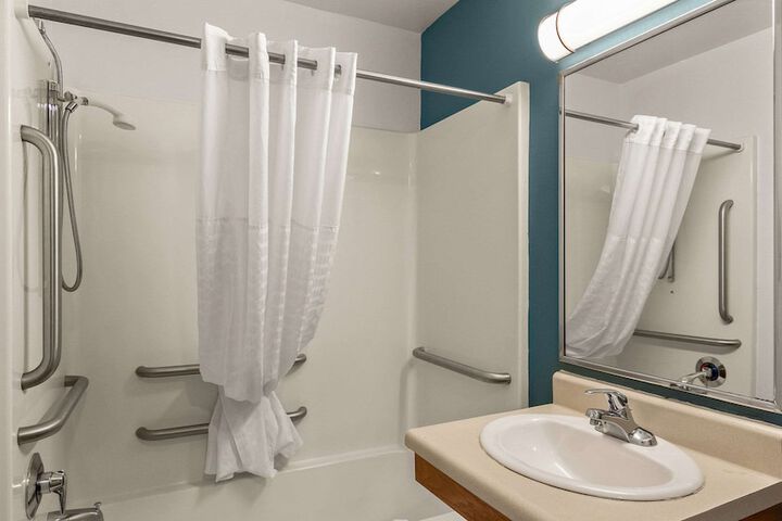 Room 9 of 21